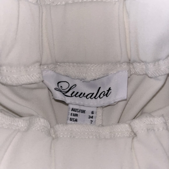 Lovalot - white tailored shorts - size 6 - Picture 3 of 6